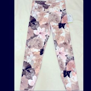 Old Navy Elevate Legging